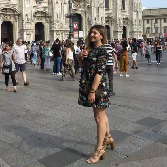 Meet your Posher, Ina - Picture 1 of 1